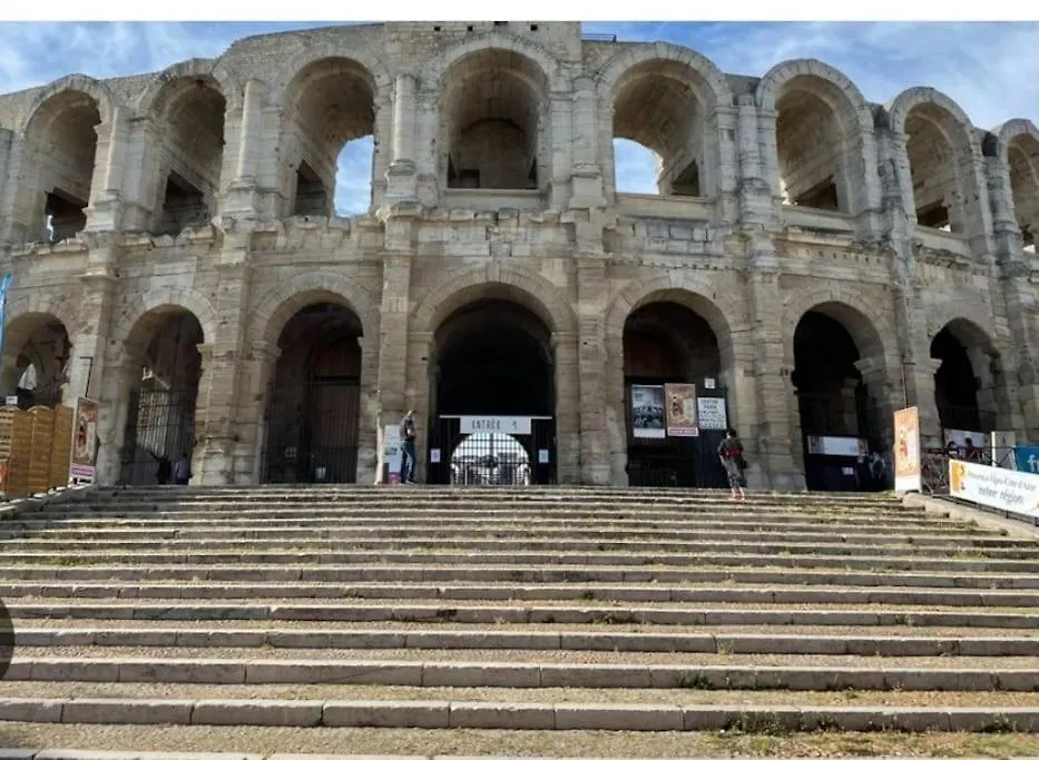 Appartamento Studio Mezzanine En Hyper Centre Arles